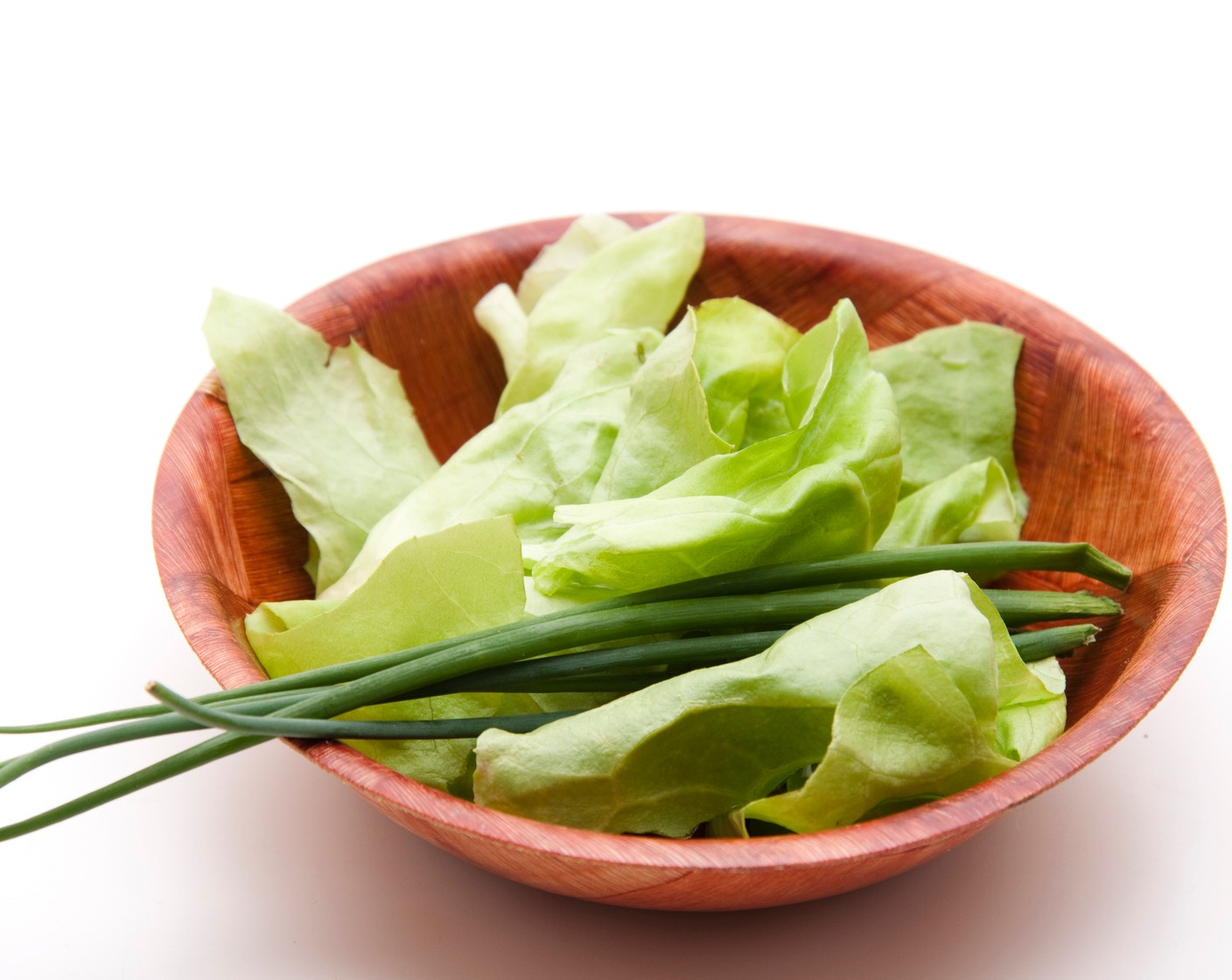 Klassischer grüner Salat mit leichter Zitronen-Vinaigrette und superfood Topping