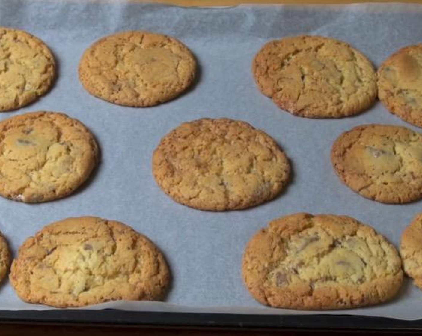 Schritt 6 Die Cookies aus dem Ofen nehmen und für weitere 10-15 Minuten auskühlen lassen.