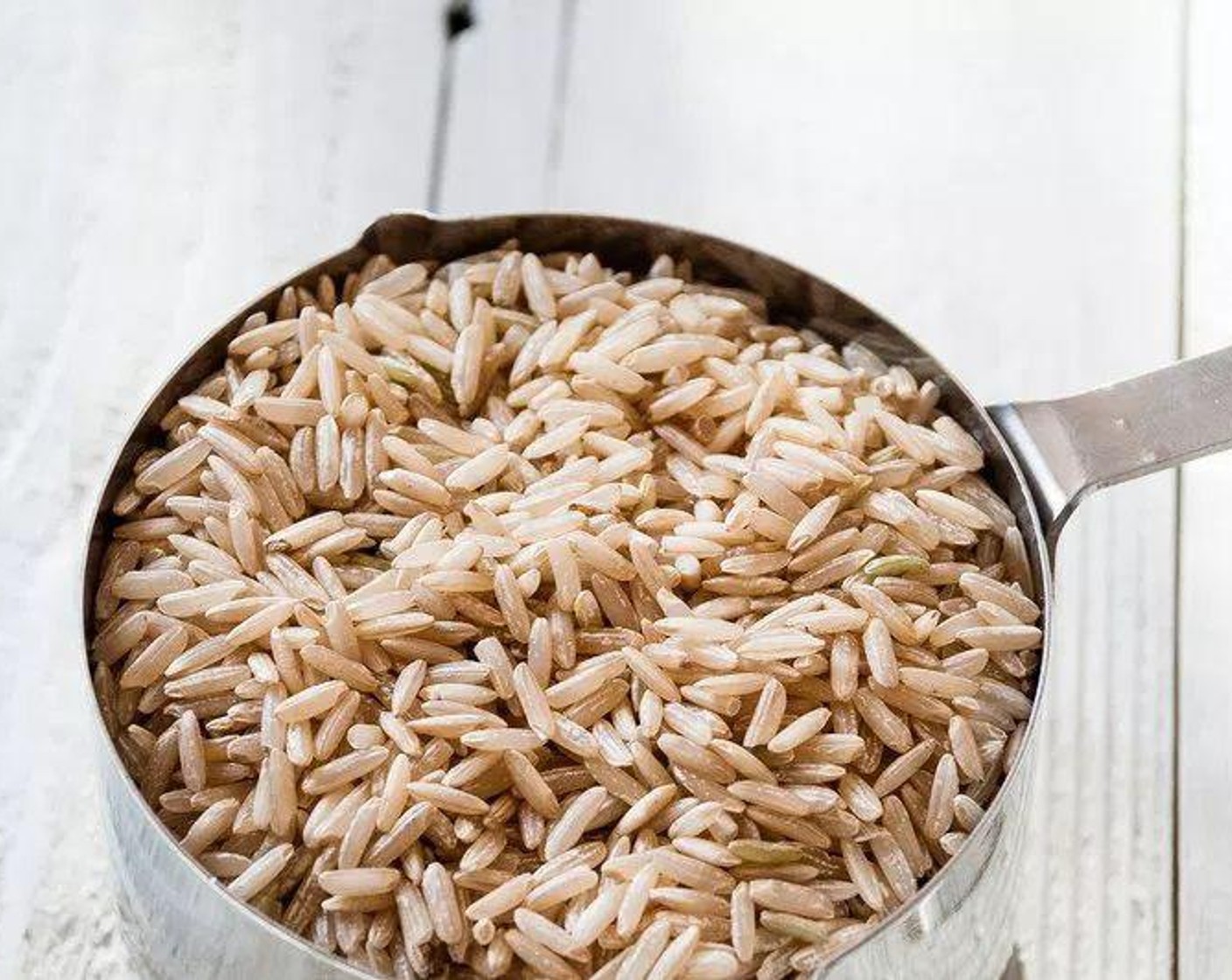Schritt 1 Reis (185 g), Gemüsefond (240 ml), Wasser (240 ml) in einem mittelgrossen Topf geben. Zum Kochen bringen und 30 Minuten köcheln lassen oder bis das Wasser aufgesogen und der Reis gar ist.