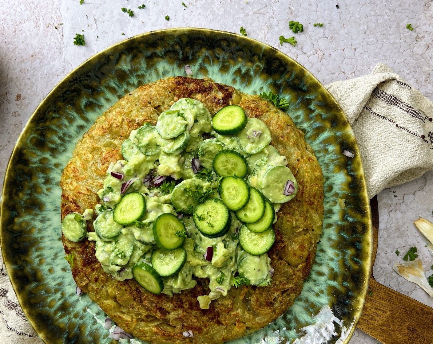 Rohe Rösti mit würzigen Kräuterquark