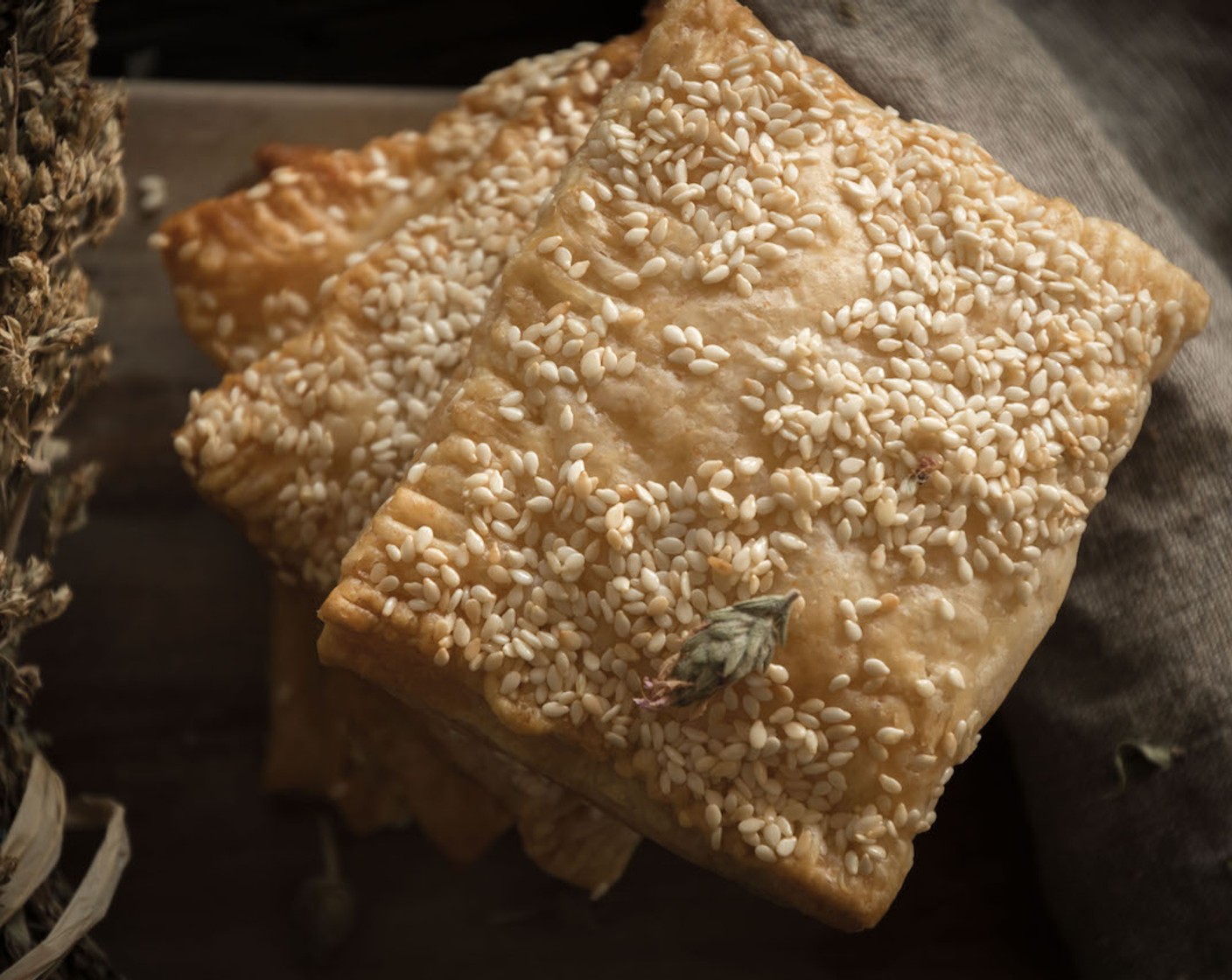 Schritt 5 Die Borekas im vorgeheizten Ofen bei 180 °C für 12-15 Minuten goldgelb backen.