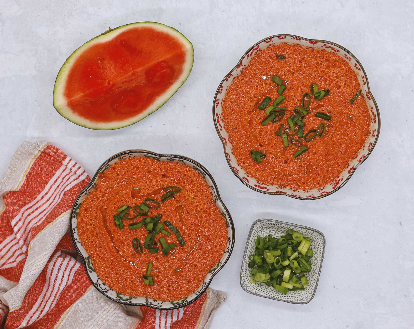 Spanisches Wassermelonen-Gazpacho mit Tomaten