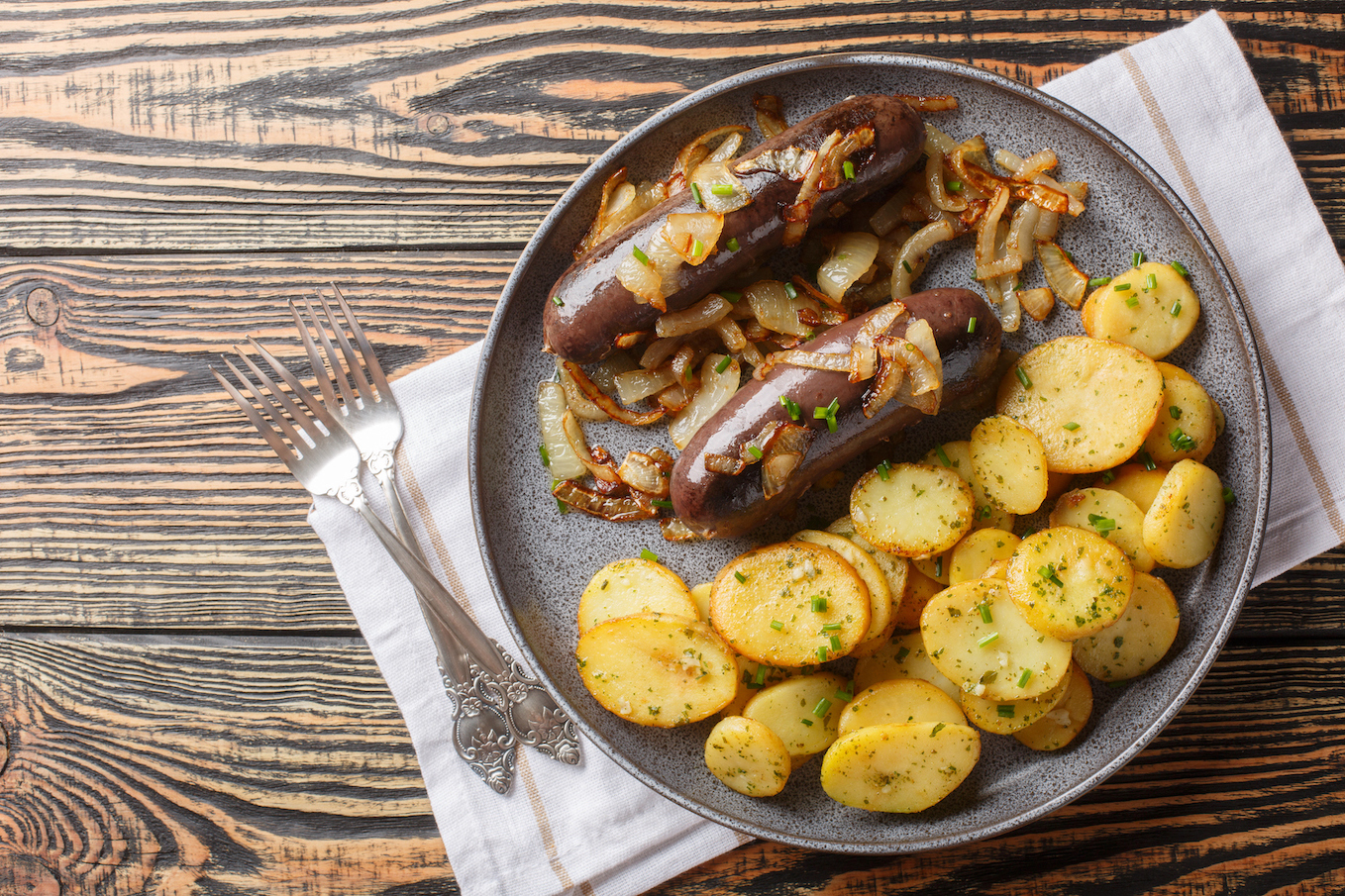 Bratkartoffeln mit Blutwurst und Zwiebeln