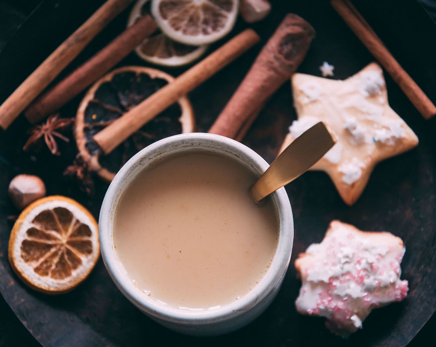 Schritt 4 Zum Schluss das Ganze mit einem Sieb abgiessen, die geschäumte Milch (4 Teelöffel) hinzugeben, umrühren und geniessen.