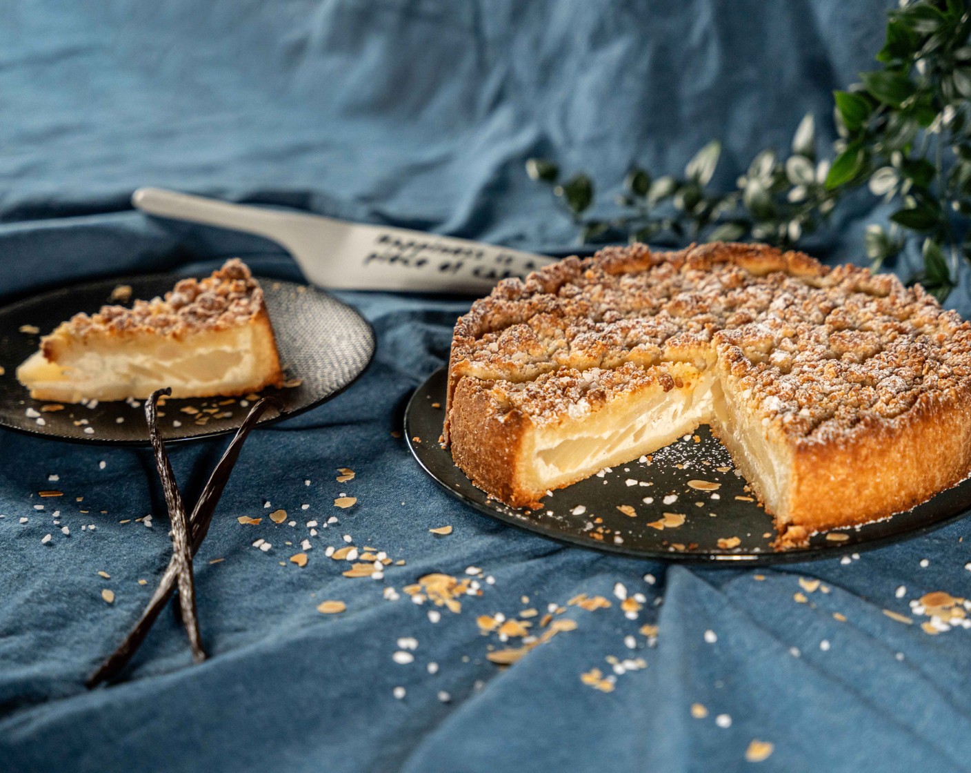 Schritt 12 Nach dem Backen den Kuchen auskühlen lassen, ausformen und bei Bedarf mit etwas Puderzucker (wenig) stauben.