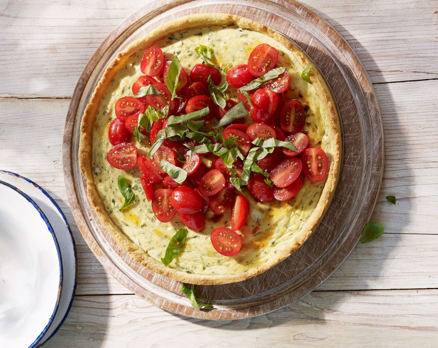 Olivenöl-Crostata mit Ricotta und Tomaten