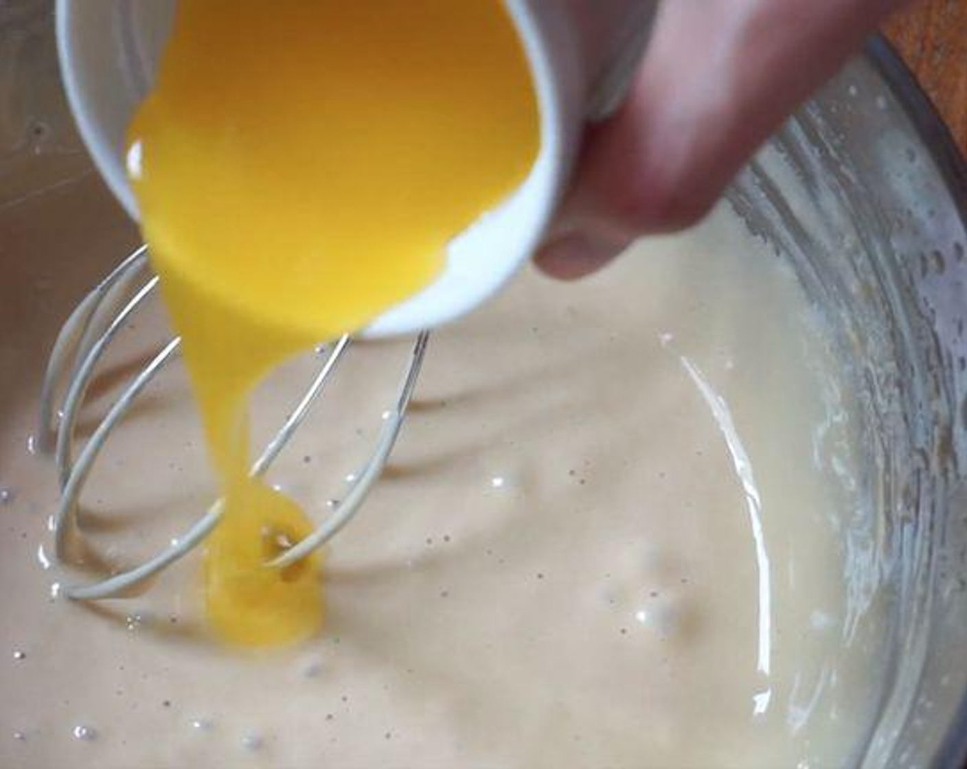 Schritt 4 Butter (40 g) dazugeben und rühren, bis alles gut vermischt ist.