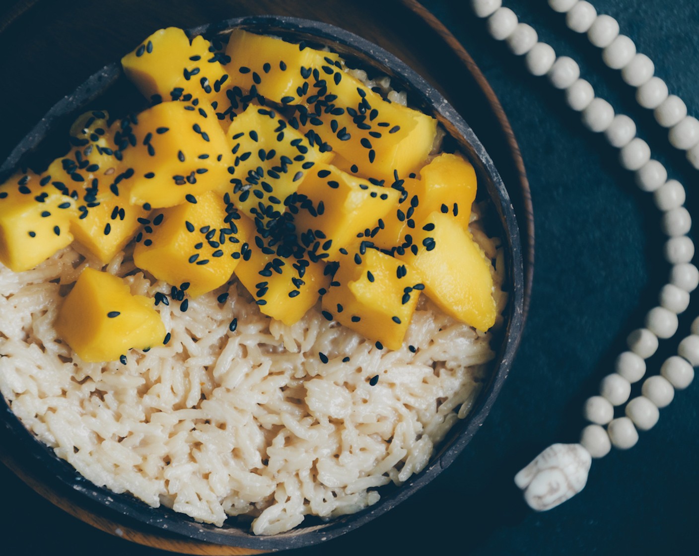 Mango Sticky Rice -  Süsser Kokosreis mit Früchten