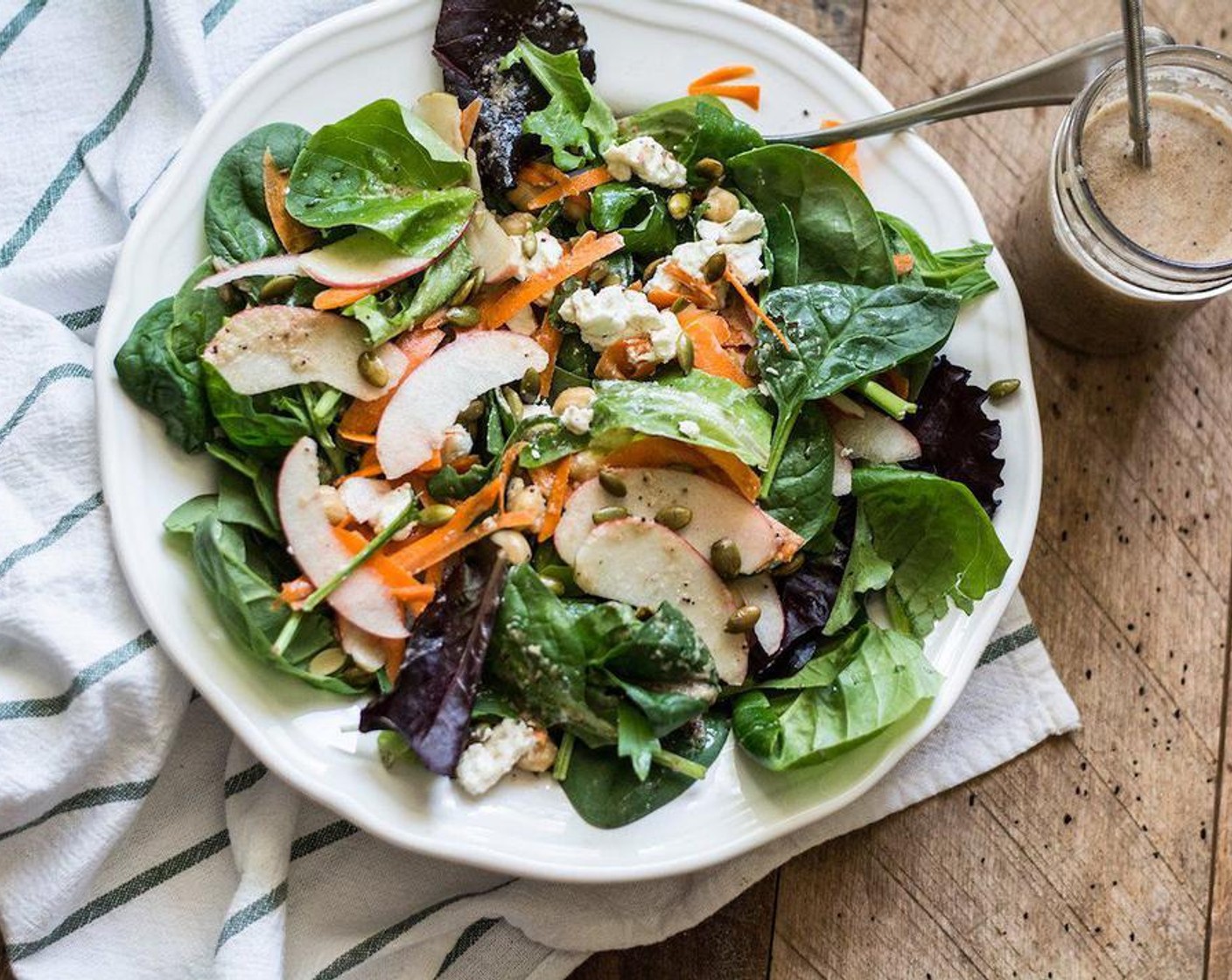 Ziegenkäse-Salat mit Mohn-Dressing