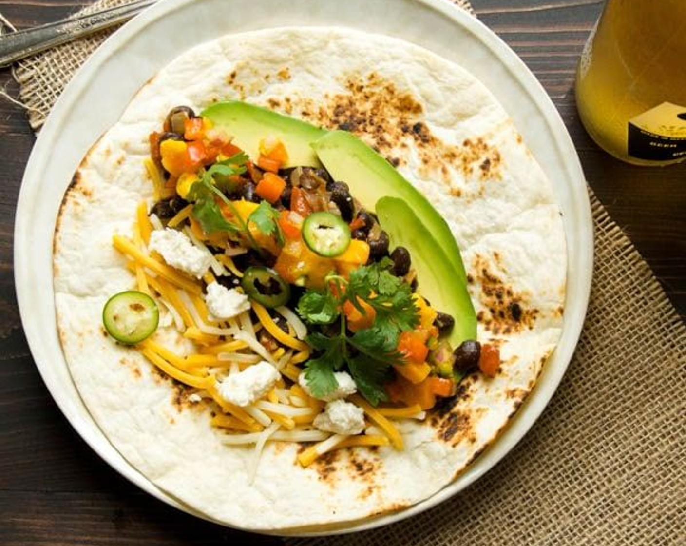 Tacos mit schwarzen Bohnen und Avocado