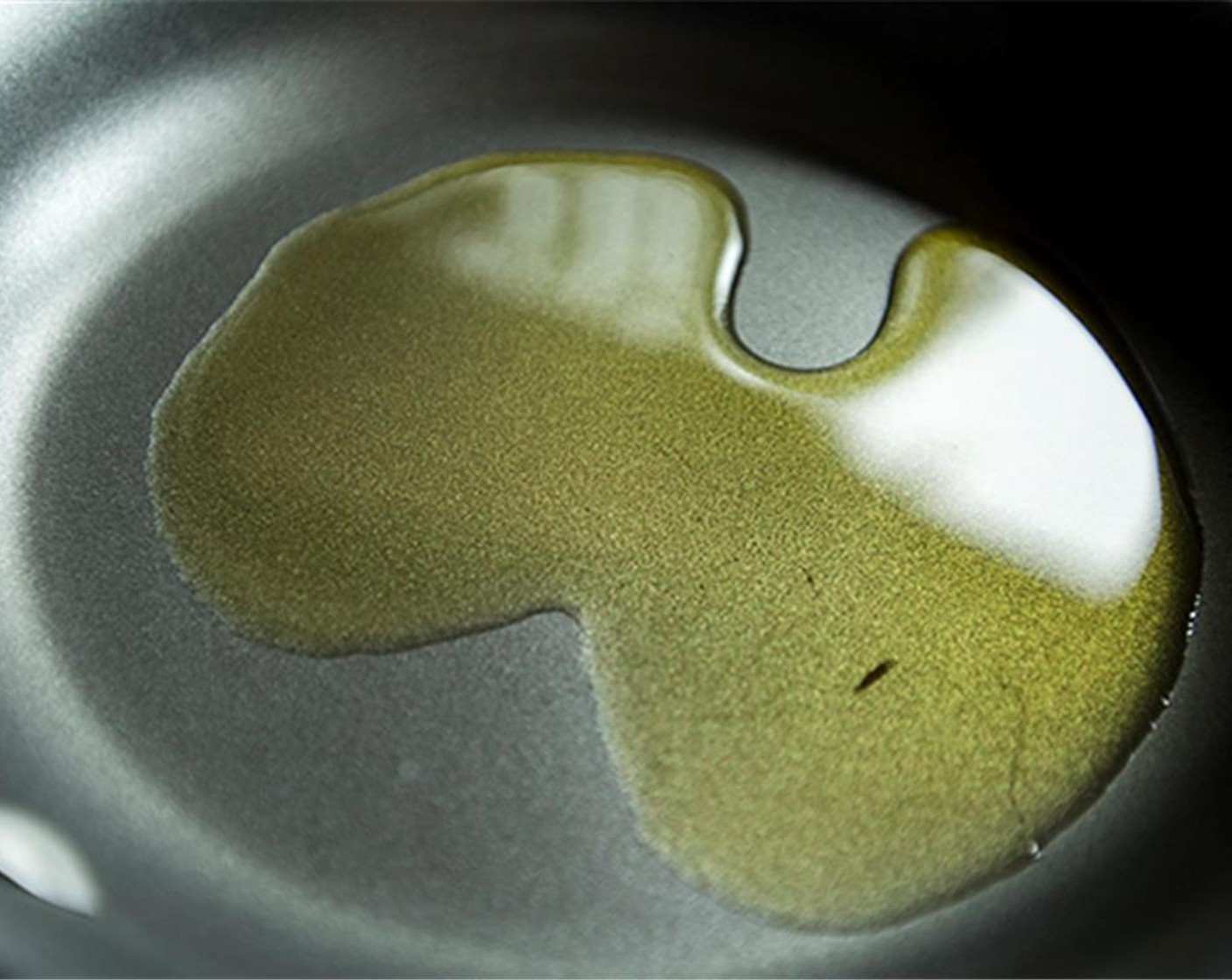 Schritt 2 Olivenöl (4 Teelöffel) in einer ofenfesten Pfanne bei mittlerer Hitze erwärmen.