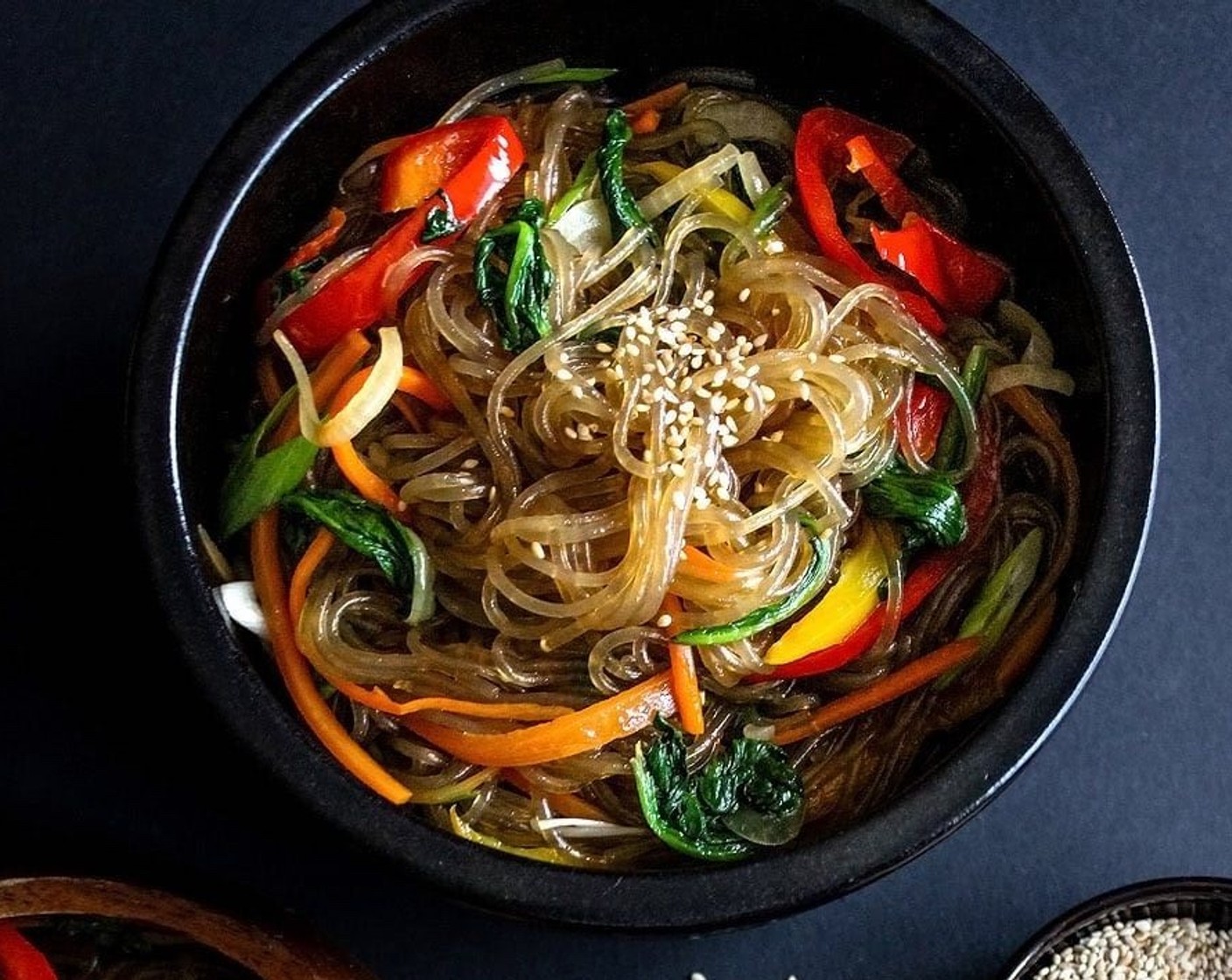 Japchae - Stir-Fry Glasnudeln mit Gemüse