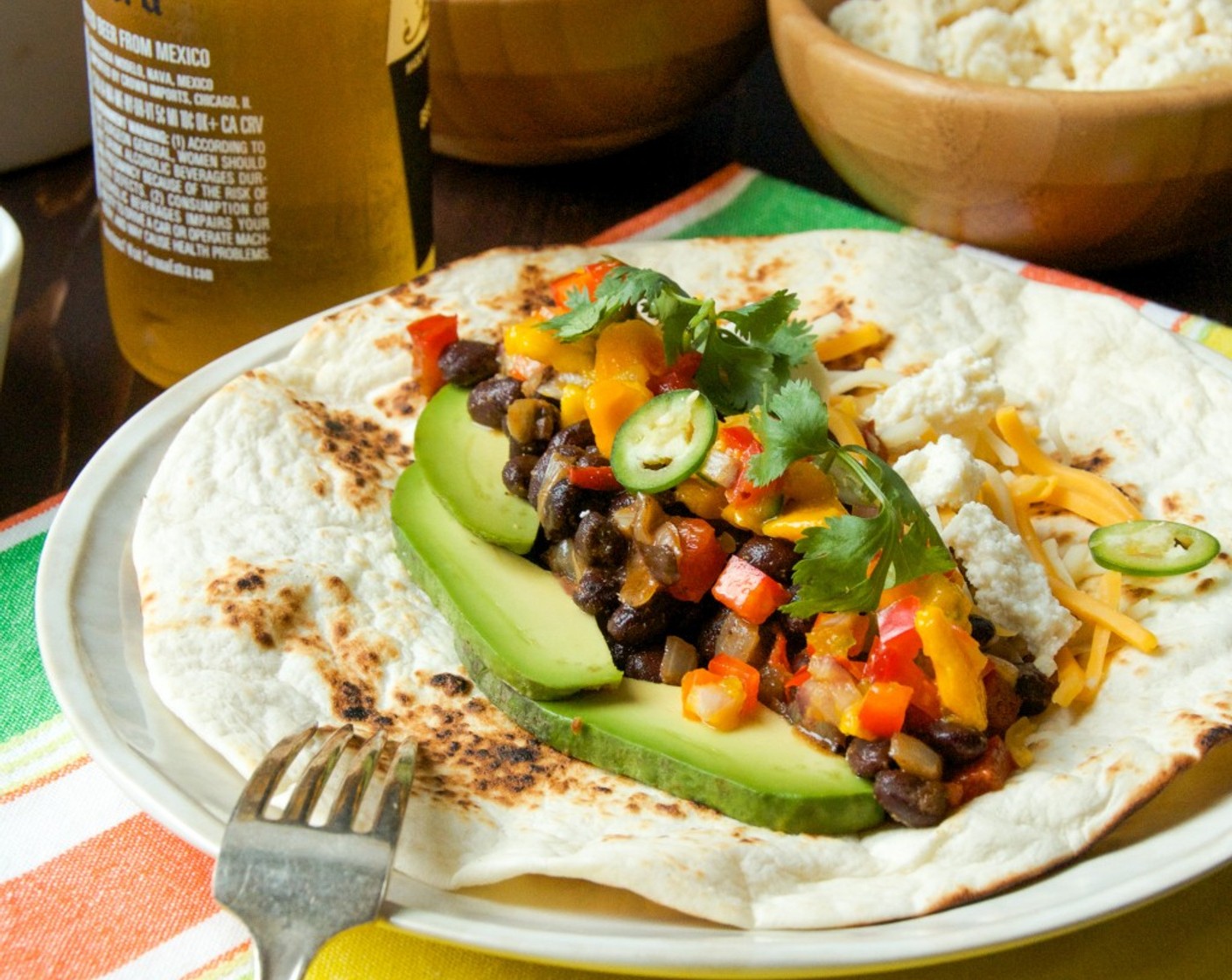 Tacos mit schwarzen Bohnen und Avocado