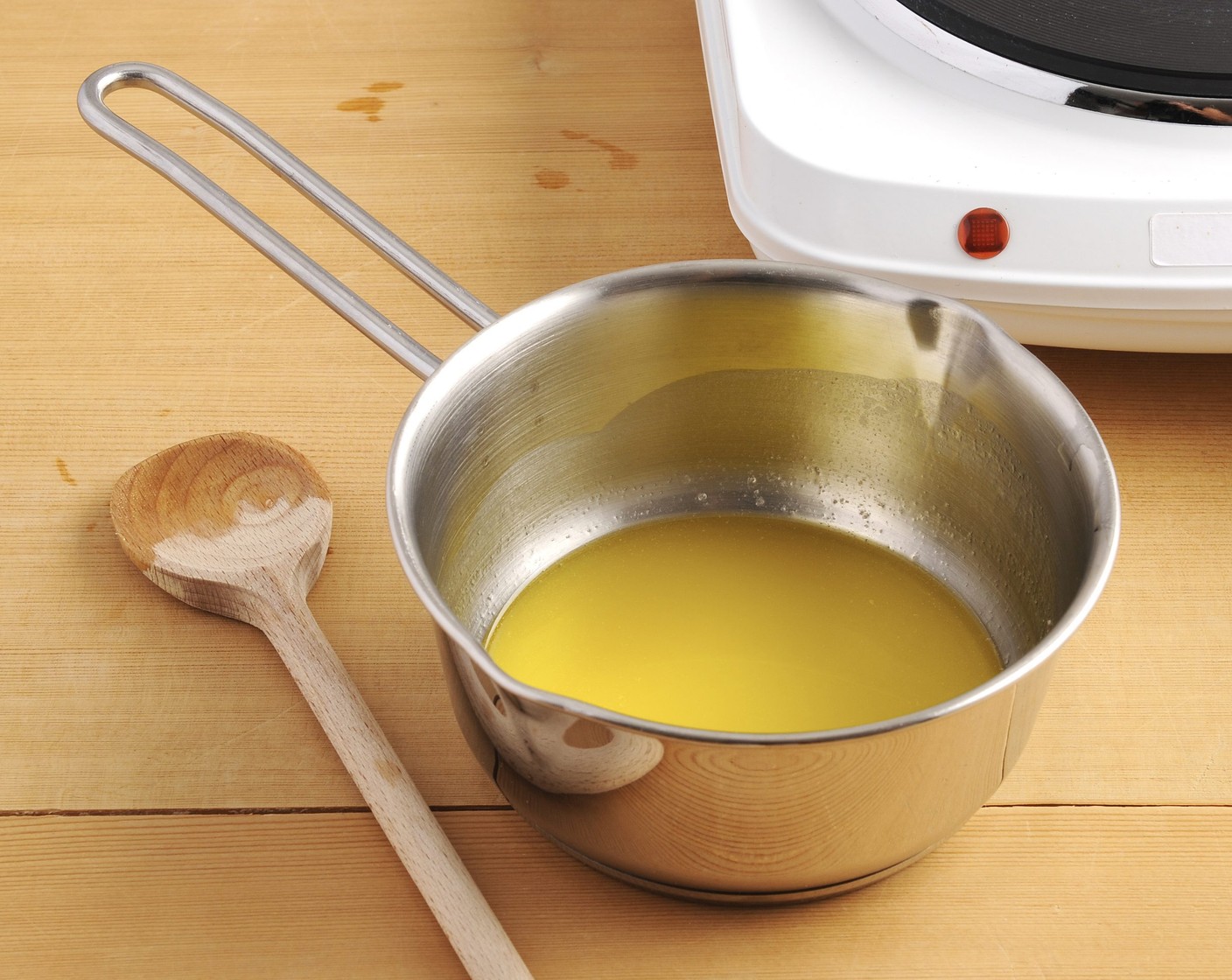 Schritt 1 Alle Zutaten bereitstellen. Butter (8 Teelöffel) bei kleiner Hitze schmelzen, beiseite stellen.